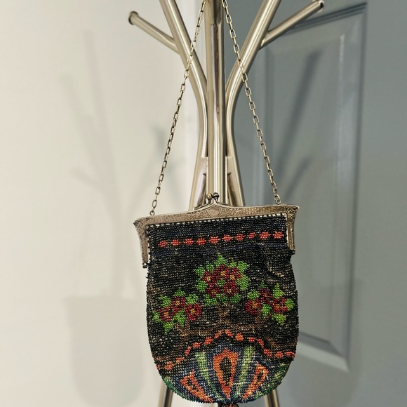 COPY - Gorgeous Vintage beaded handbag with intricate  Floral Design. - Picture 3 of 8